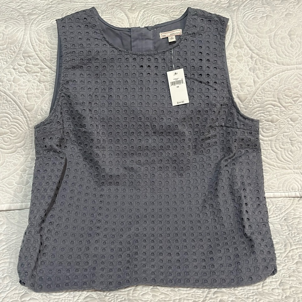 Gap gray eyelet shell, size XS, NWT